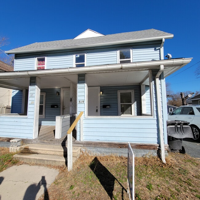 Building Photo - 519 E Isabella St