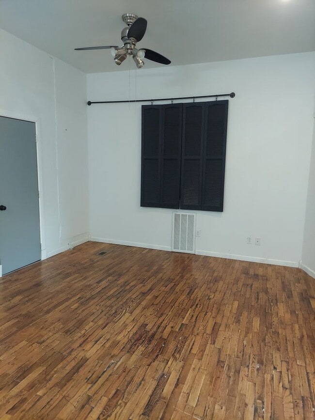 Foto del edificio - r221