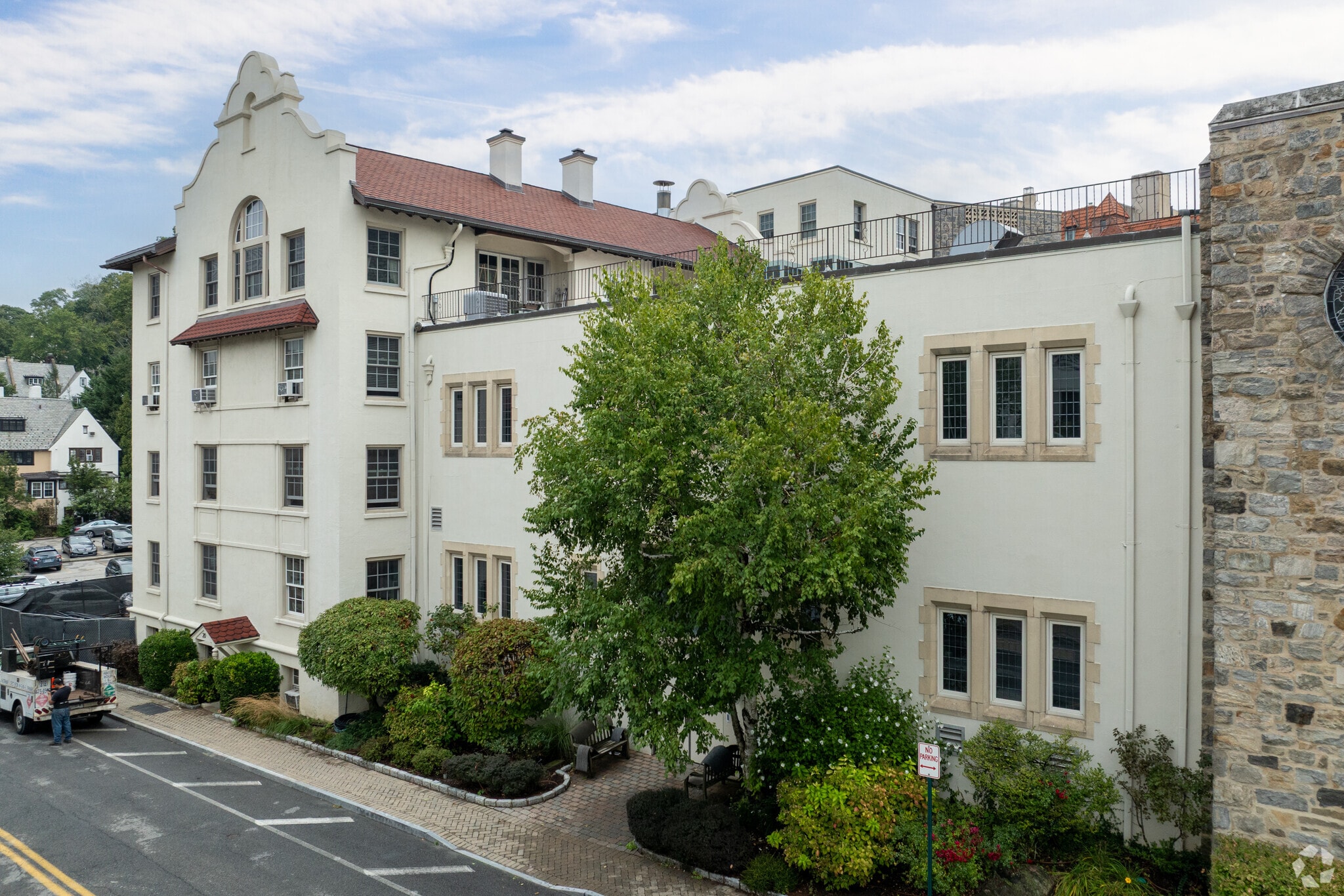 Gramatan Court Apartments