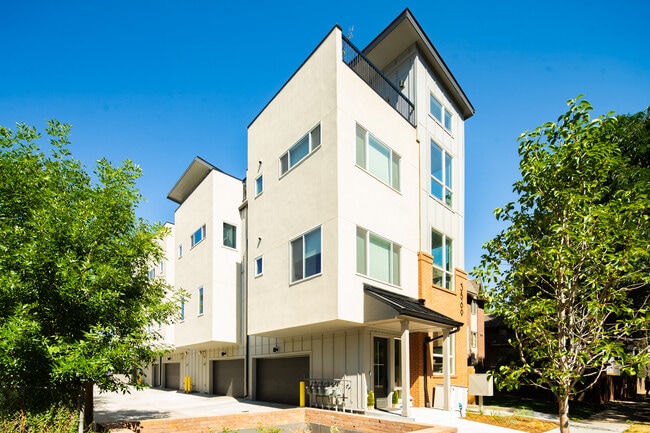 Building Photo - 3569 S Pennsylvania St