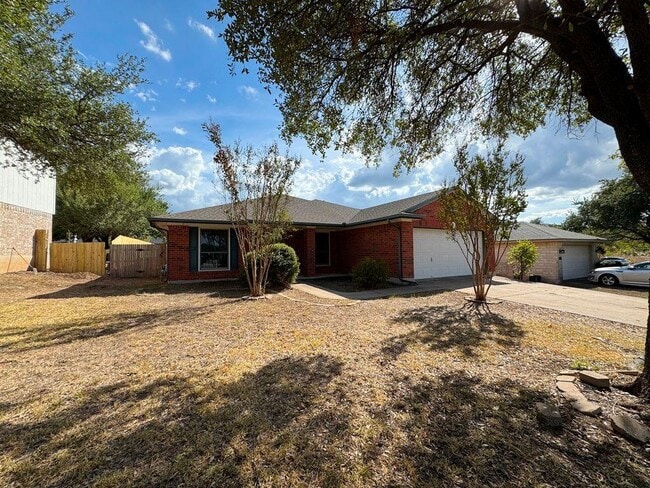 Building Photo - 1508 Highland Dr