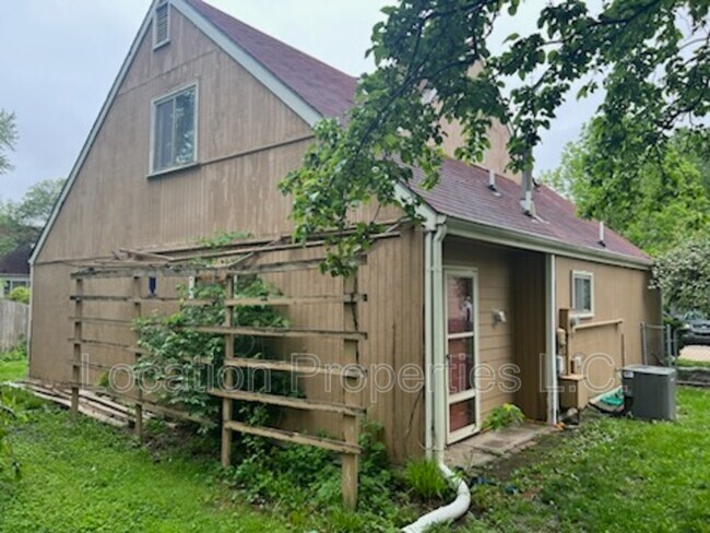 Building Photo - 224 Deerfield Lane