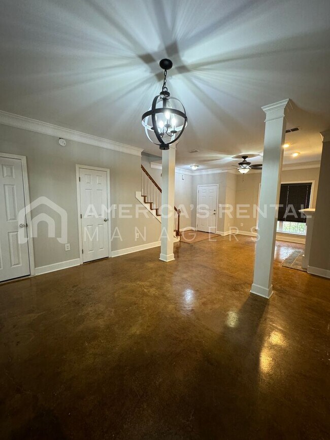 Foto del edificio - DEPOSIT PENDING! Townhome for rent in Hoov...