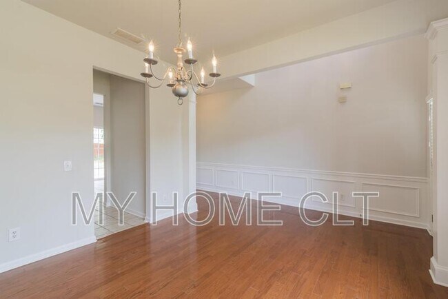 Building Photo - 2108 Arbor Vista Dr