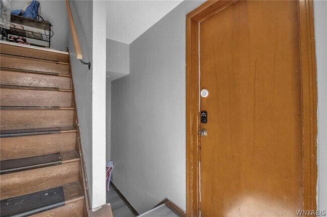 Foto del edificio - 42 Layton Ave