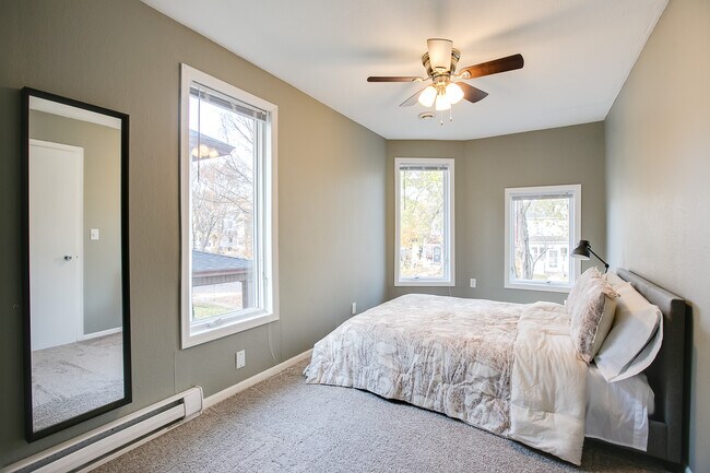Bedroom 1 - 432 Wheeler St N