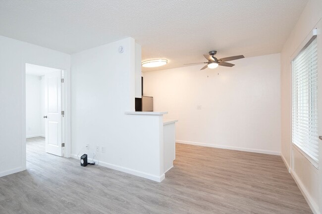 Interior Photo - Aztec Pacific Apartments