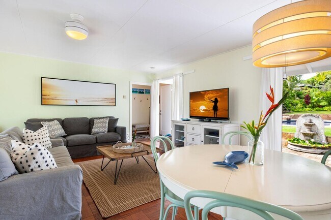 Building Photo - 3bd/2ba Beachy Charm Home w/Private Pool & Close Walk to beach. Lanikai Cottage