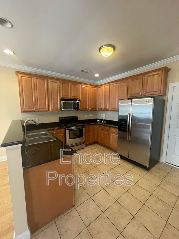 Building Photo - 915 Cora Lee Dr