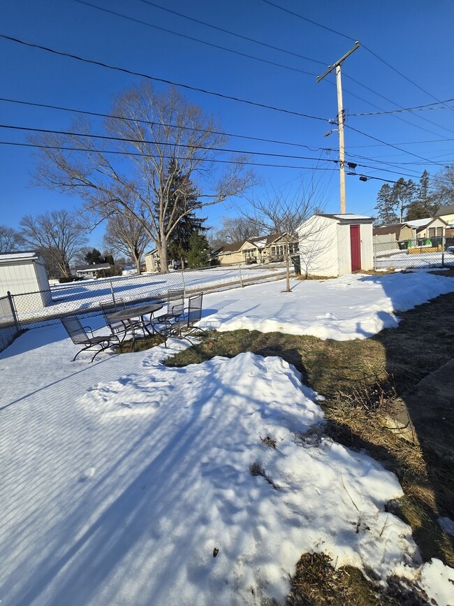 Building Photo - 1512 N Walnut St