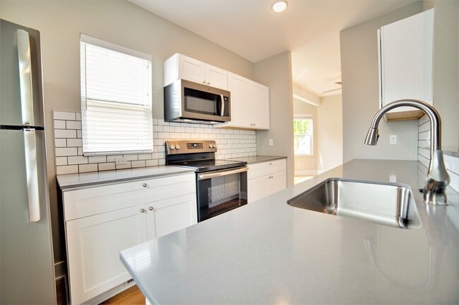 Building Photo - 3004 West St