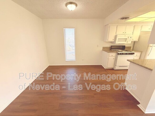 Foto del edificio - 1405 E Vegas Valley Dr