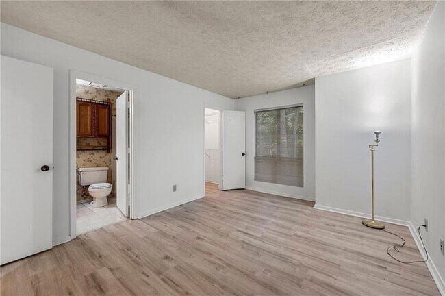 Building Photo - 1306 McClelen Way