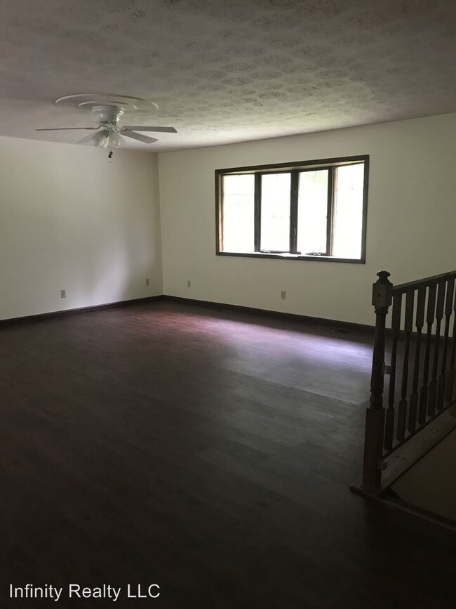 Building Photo - 1800 Sugar Creek Dr