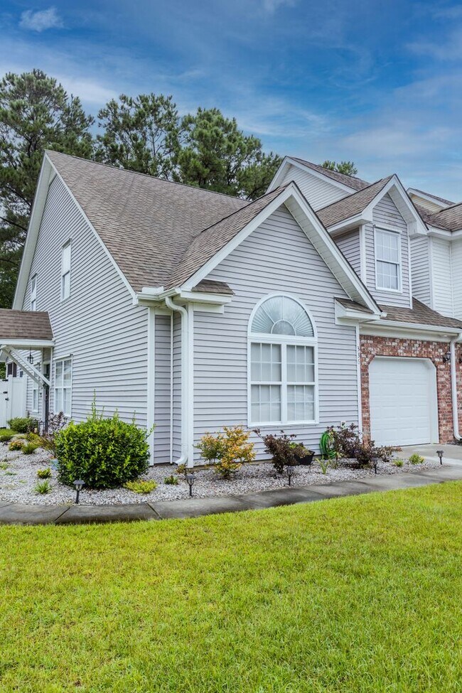 Foto del edificio - 3 Bedroom 2.5 Bath Townhouse in Grand Oaks...