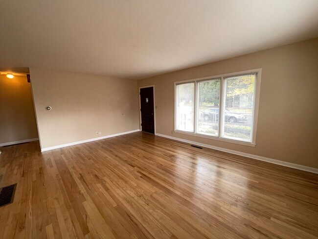 Foto del edificio - Special = $600 off the first full month's ...