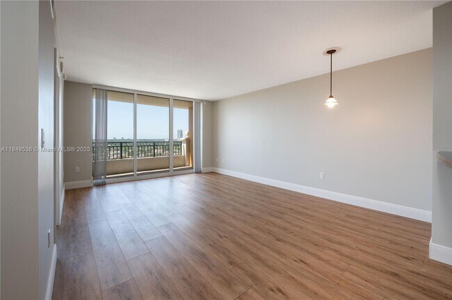 Building Photo - 3232 Coral Wy