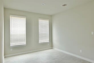Building Photo - 3207 Tilley Dr