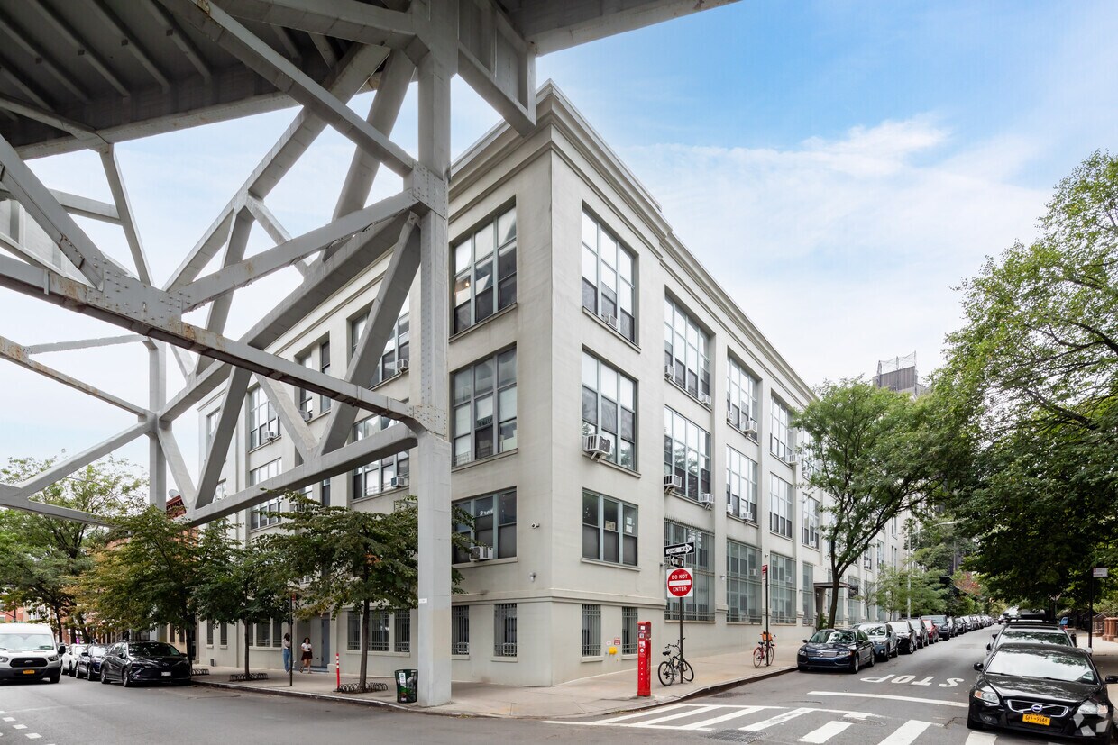 Foto principal - 204 Huntington St