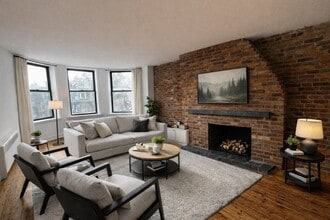 Building Photo - 482 Beacon St