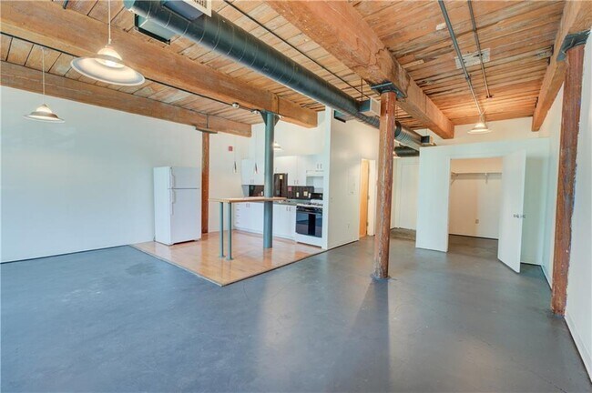 Building Photo - 18 Imperial Pl
