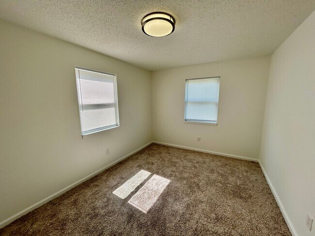 Foto del edificio - 2 Bedroom in Danville!