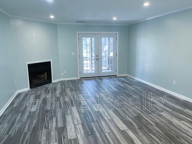 Foto del edificio - 15 Town Park Ln