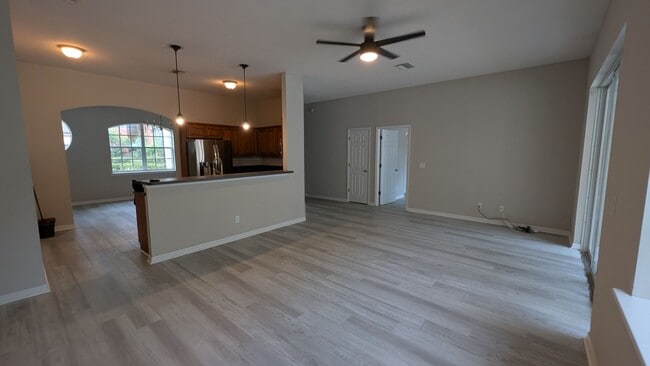 Building Photo - Beautiful 3/2 in Fiddlers Cove