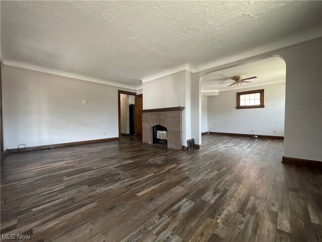 Building Photo - 9520 Garfield Blvd