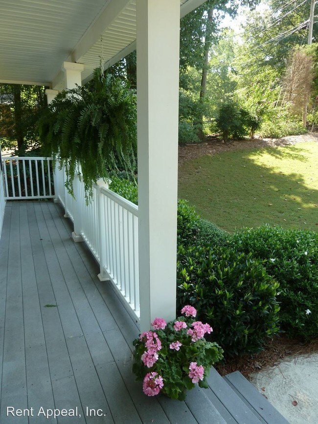 Building Photo - 4 br, 3 bath House - 5649 Fern Creek Dr.