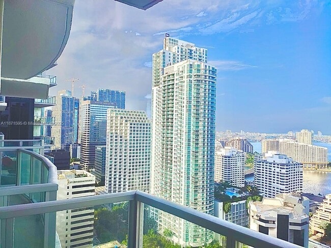 Foto del edificio - 1050 Brickell Ave