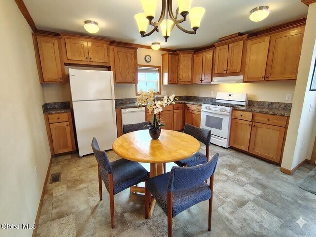 Foto del edificio - 589 1st Ave