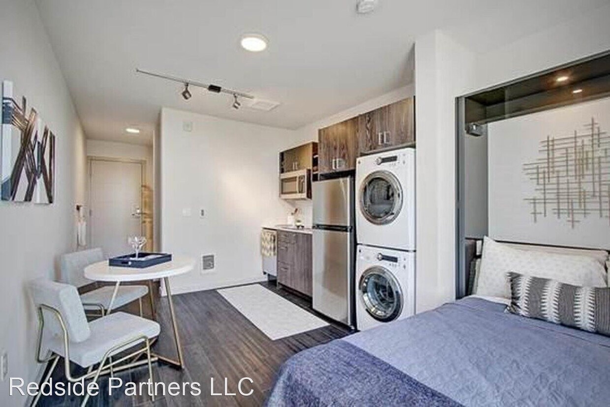 Foto principal - 4528 44th Ave SW