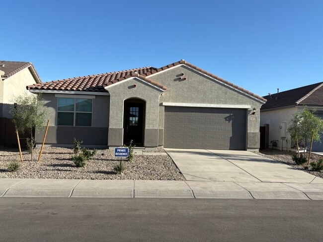Building Photo - 675 W Riparian Dr