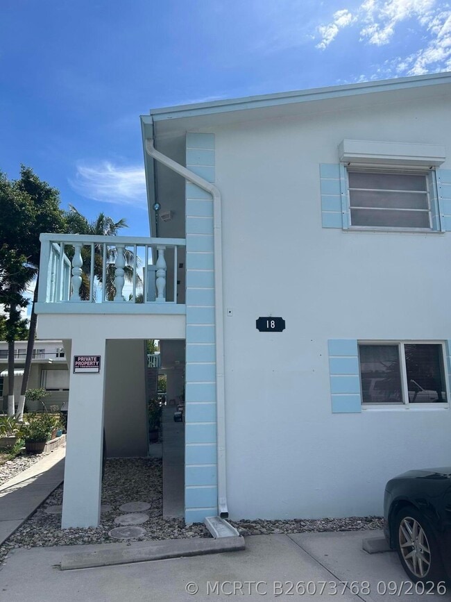 Building Photo - 7 Ocean Breeze