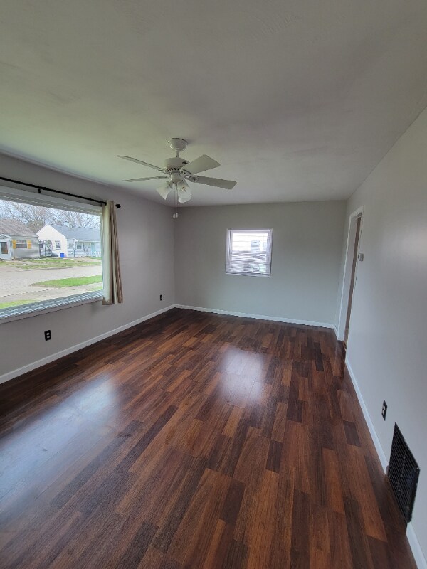 Foto principal - 1147 W 37th St