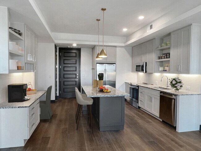 Building Photo - Charming Downtown Apartment with Character