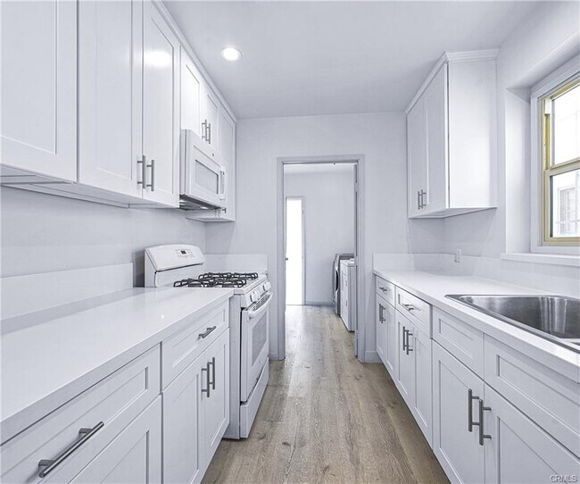 Building Photo - 1119 S Crescent Heights Blvd