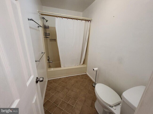 Building Photo - 40 Viburnum Ln