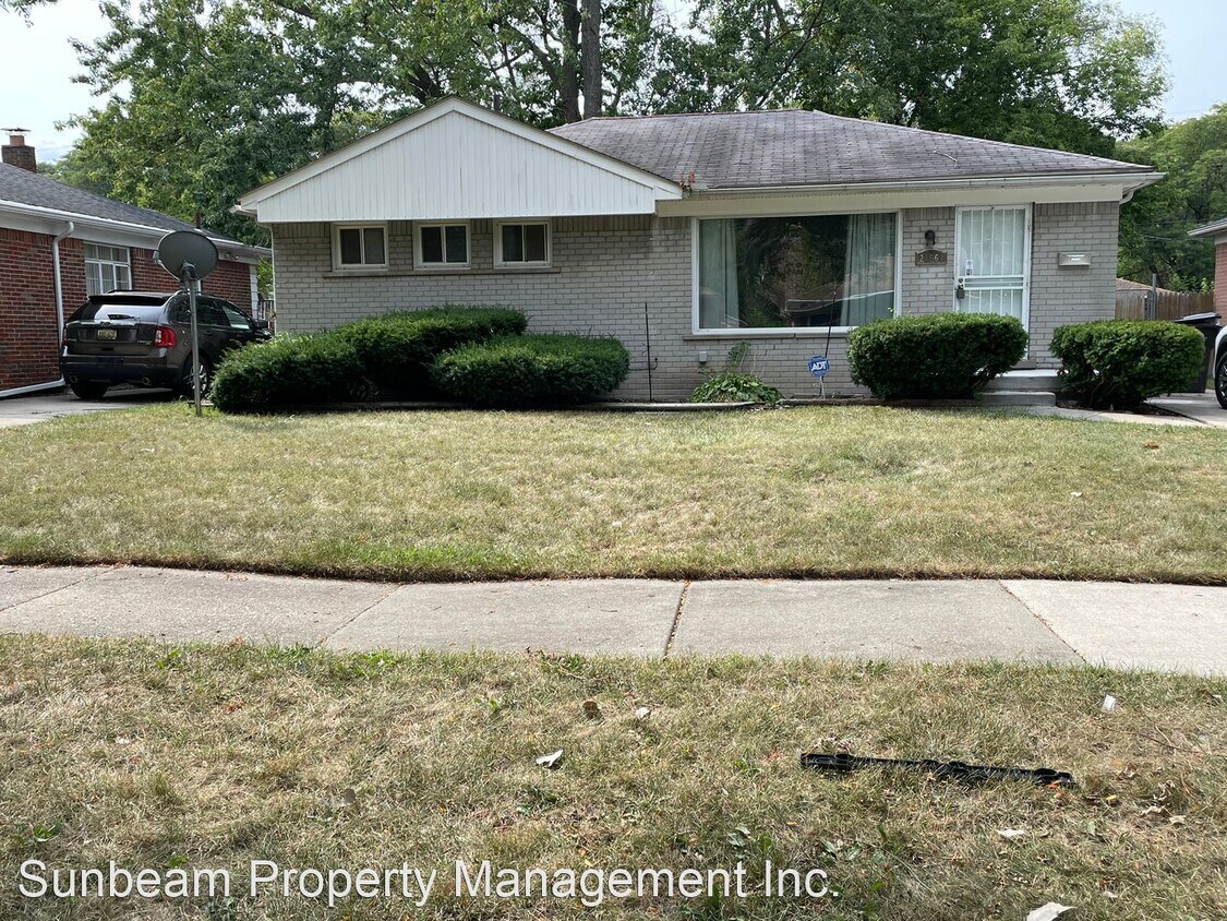 3 br, 1.5 bath House 21661 Church Street House Rental in Oak Park