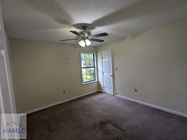 Building Photo - 64 Kelly Ln