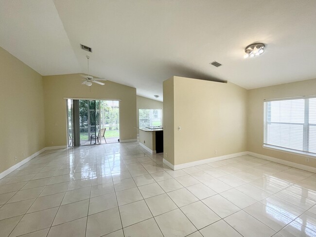 Foto del edificio - 2425 Pigeon Cay