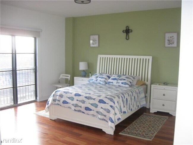 Foto del edificio - 2 br, 2 bath Condo - 2409 N Ocean Blvd Apt...