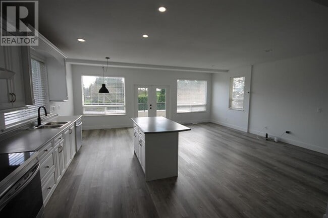 Building Photo - 20975 Golf Ln