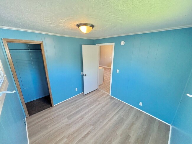 Foto del edificio - Spacious 5bd single family home | Off Street Parking | Updated kitchen