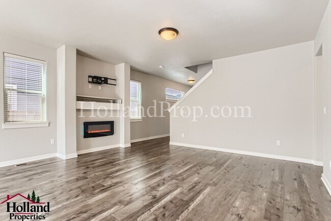 Building Photo - Beautiful 3-Bedroom Single-Family Home – S...