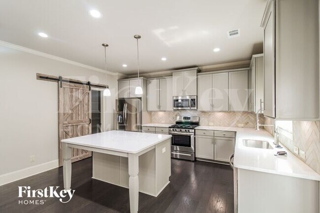 Foto del edificio - 6575 Country Lake Rd