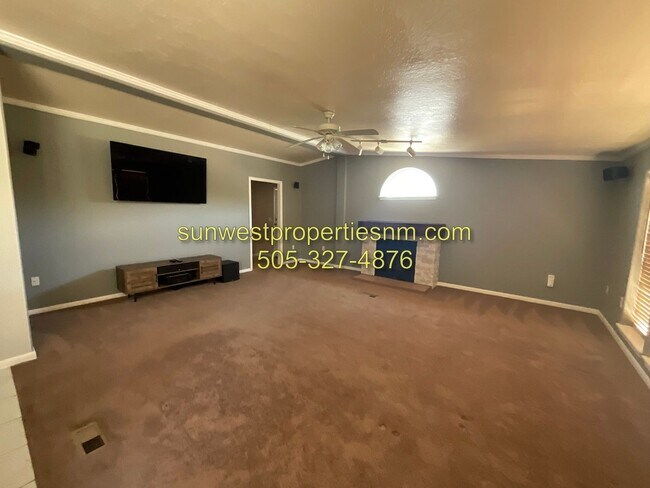 Building Photo - Charming 4-bedroom, 3.5-bathroom house