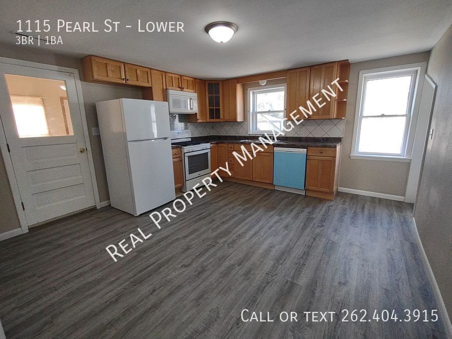 Foto principal - Updated 3 Bedroom Lower Duplex