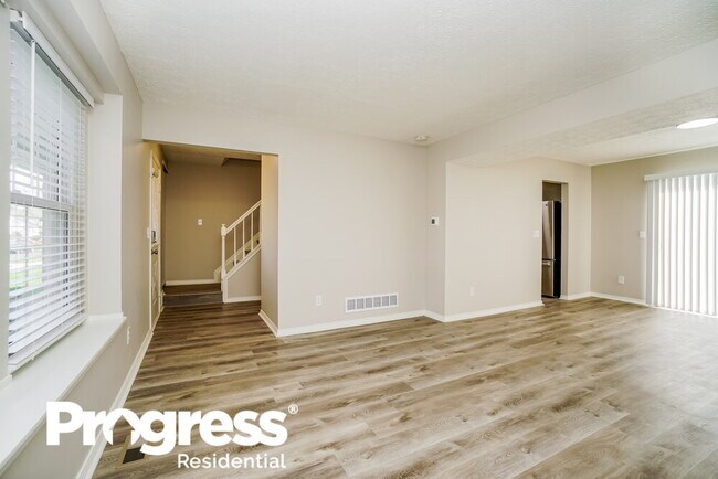 Building Photo - 5011 Hidden View Dr